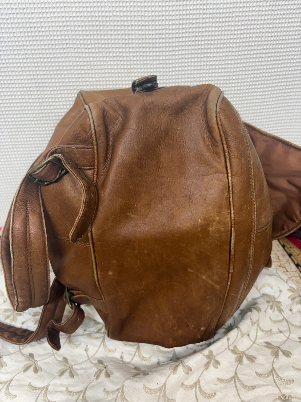 Cortez Colombian leather backpack - Picture 14 of 16